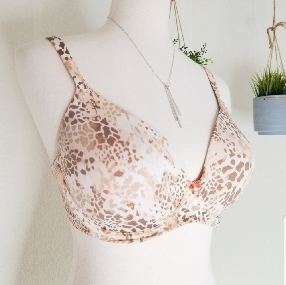Soma 34DD / 34E leopard cheetah tshirt bra